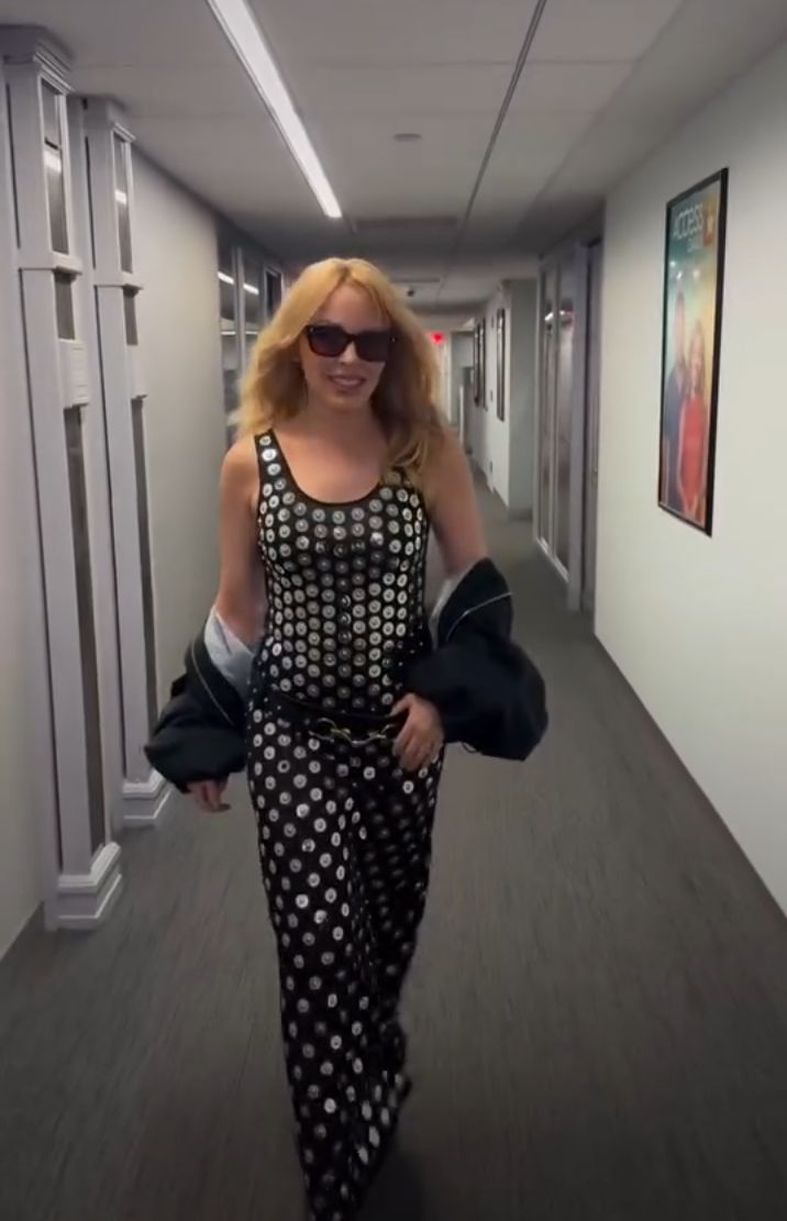 SwannKelvin's tweet photo. 😎😍❤️💎
#Kylielove💖 #Workitgirl🥰 https://t.co/kPdjoHQWSB