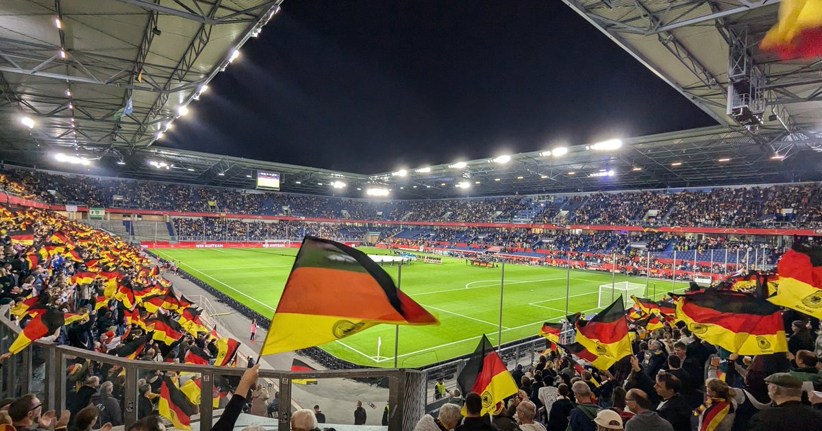 FarbenstadtPhil's tweet photo. 2 Schritte zurück nach dem starken Wembley Auftritt, Testspiel hin oder her #GERAUS https://t.co/HUOtr04KqG