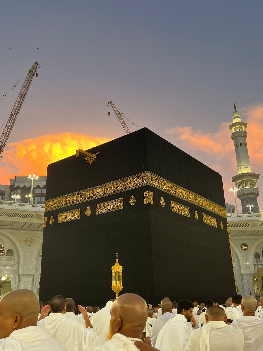 • Al Ka'bah Al Musharrafah •

Beautifully captured by a Mu'tamir in the last week.