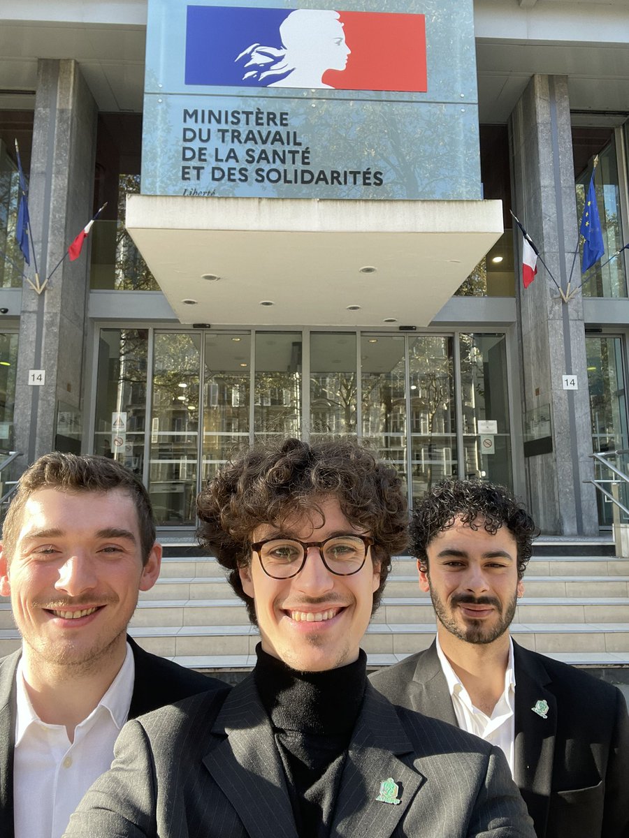 Ilan_ANEPF's tweet photo. Première rencontre avec le cabinet de @Sante_Gouv 
L’occasion pour nous d’aborder les propositions des étudiants en #pharmacie face aux problématiques qu’ils rencontrent. Notamment l’application de la Réforme du 3ème cycle 

Cette réforme doit se concrétiser au plus vite ‼️ https://t.co/4O2ywCTzZX