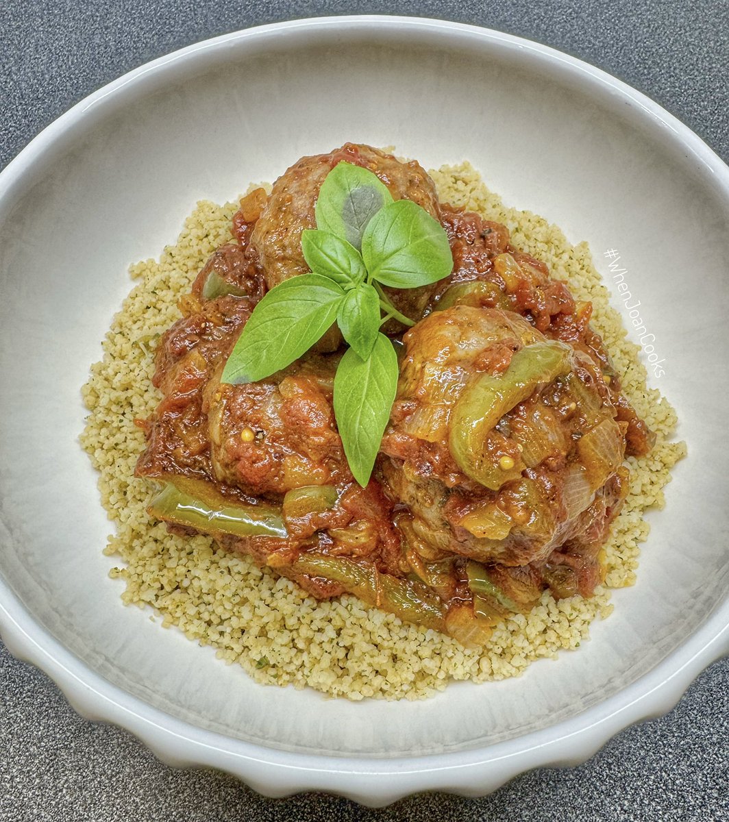 GabsDiva's tweet photo. … Dinner: Flavoured CousCous With Beef Meatballs In A Savoury Tomato Sauce 🤌🏼🤤 - #BonaPattern #SimpleMeal #15MinuteMeal #5Ingredients #WhenJoanCooks … https://t.co/s6QP1sAzvO