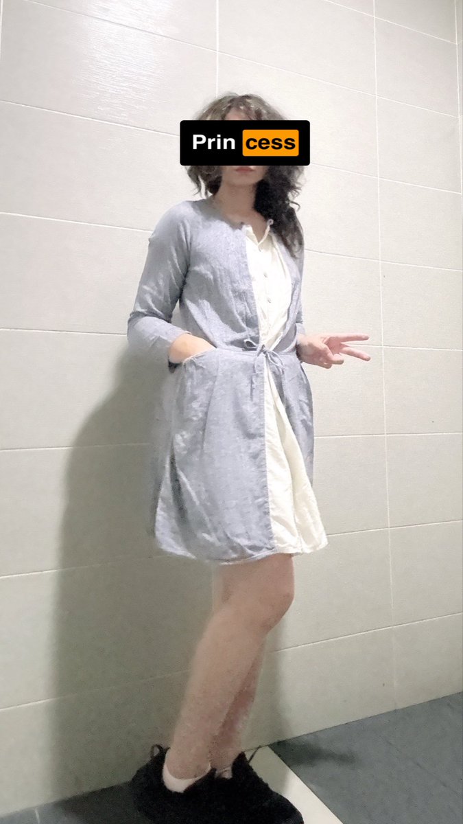 Femboylicks's tweet photo. quick bathroom selfie before I meet my daddy x) I really need to buy heels >.<“ #crossdress #femboy https://t.co/dgjDfevysg
