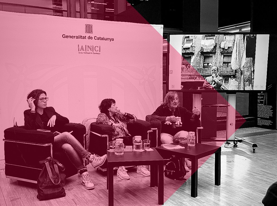 FNPoesiacat's tweet photo. ⚫️ Avui ens hem endinsat en la memòria i hem gaudit d’una magnífica conversa sobre l’amistat entre Montserrat Roig i Vicent Andrés Estellés a l’@arxiunacional amb Marta Pessarrodona, Pilar Aymerich i @AngelsGregori

#FNP24 #AnyEstellés @AnyEstelles https://t.co/88hwV9cTNc