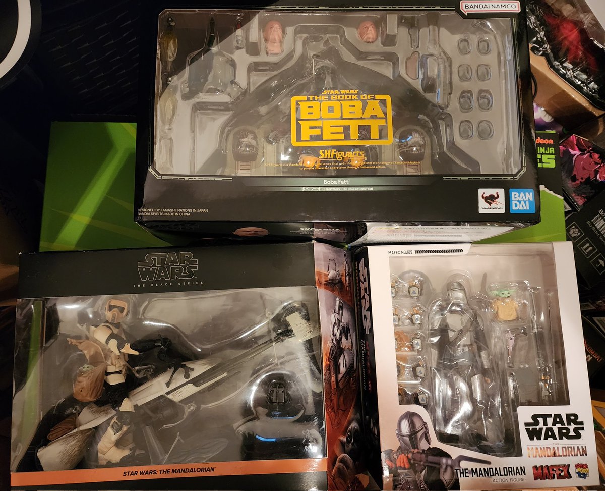 Any of these bad boys for $75 + shipping each. Dm me pp ff discount on the bundle and free black series fig with purchase 
#Hasbro #SHFiguarts #Mafex
#StarWars #Toysale #CHC