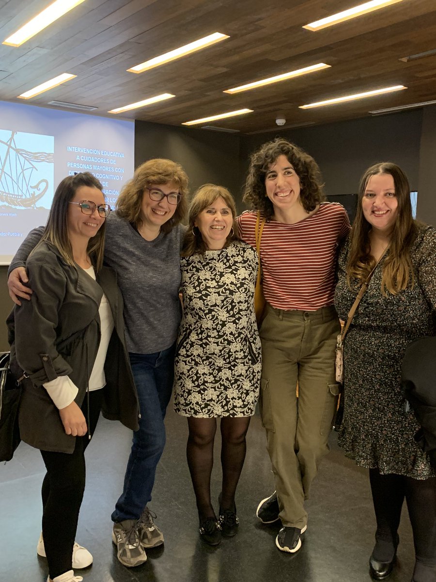 Avui a <a href="/UICBarcelona/">UICBarcelona</a>  hem assistit  a la impecable  defensa de tesi doctoral per part de <a href="/AnaYusteFont1/">Ana 🎗</a> . Tenim  nova doctora amb la màxima calificació!!! 🏆Enhorabona doctora Yuste💜 Sabem el teu sacrifici per arribar fins aquí  però ho has aconseguit! 👏🏻👏🏻Orgullosos de tu!!