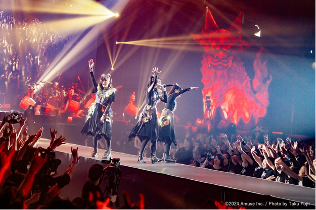 JpopRocksMedia's tweet photo. BABYMETAL Fans, Listen Up!

BABYMETAL Legend 43 – The Movie - is coming to N America!  Dec 11 &amp; 15th.  Get your tickets before they run out!

Trailer:  https://t.co/xbvzb4bolX

Tickets:  https://t.co/YxrIIX1smr

#JpopRocks @BABYMETAL_ONE https://t.co/RAzPUb8ho3