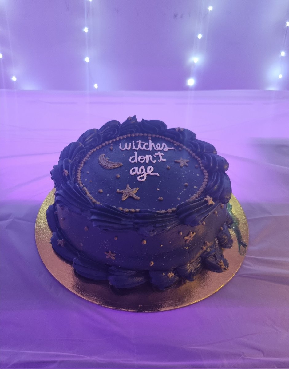 Kelly Towerss 💫 tweet media