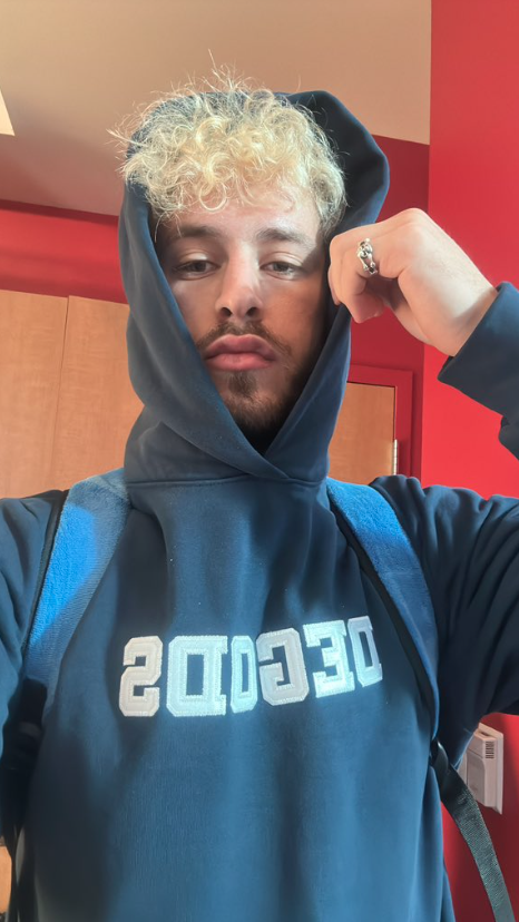 DeGodsCommunity's tweet photo. The DeGods collegiate hoodie is tuff https://t.co/DLpQzv5PCW