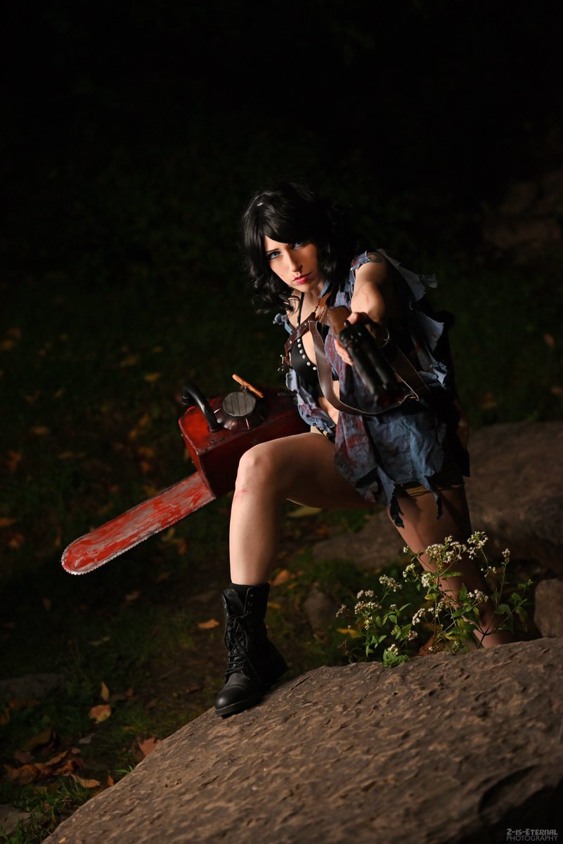 It's hard to take the time to be cute for Halloween when demons and the dead just won't stay dead.

Fem Ash by oni.nakama(IG)