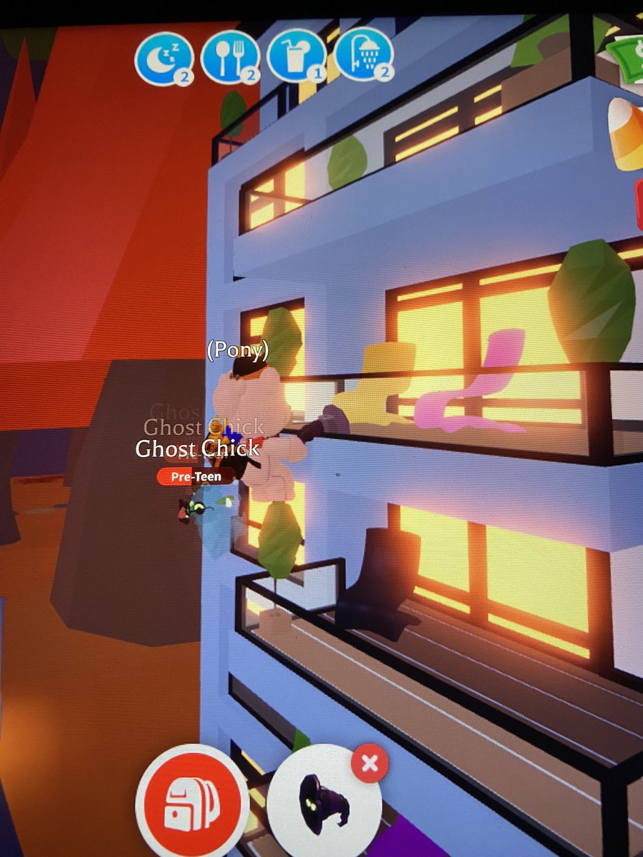 KnubbyR's tweet image. Hello is here someone home? 😁😁😁
It’s so cold outside…let me in pls 🥹
#AdoptMe #RobloxGames #robloxfun