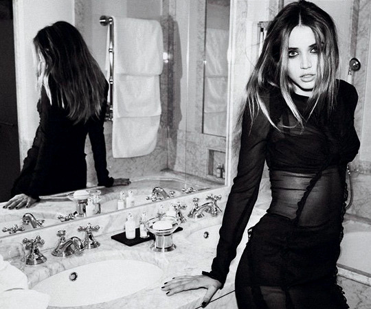 TheCinesthetic's tweet photo. Ana de Armas by Quentin de Briey for Vogue España, 2012 https://t.co/C0SjtQTadn