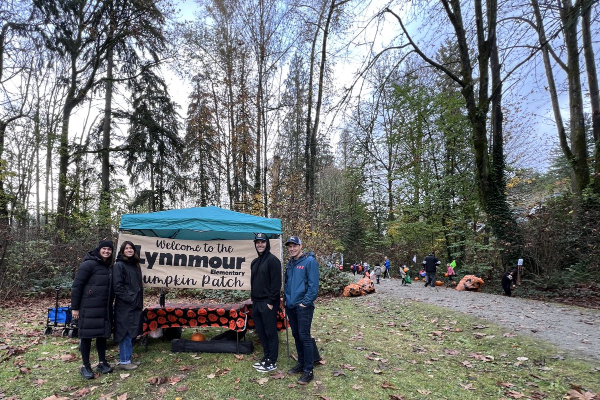 BeingKulvir's tweet photo. I had a fun morning at @lynnmour44 to check out the “pumpkin patch” with students and teachers. 👻 Thank you to the amazing Lynnmour PAC for inviting me and organizing this very cool “spooky” 💀event for the whole school. All the kids had a wonderful time picking their own 🎃🎶 https://t.co/UCtlWRxhZ9