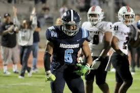 SoonsFootball's tweet photo. Mayfair Football TB @LouisJohnson25 ha put up serious numbers as a Starter. 

📏 Yards- 1798
🏈 TD- 32
📈 Fumbles- 0

Coaches should take a look. CJ is physical and fast. DM’s are open to request info. #UNCOMMON https://t.co/4uhmtfDT7c