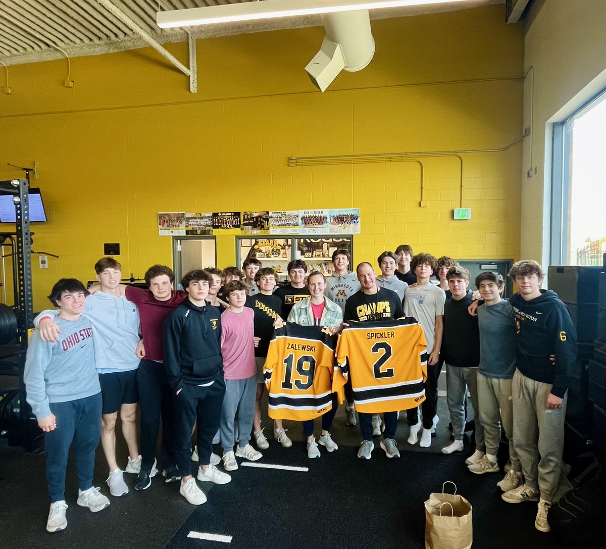 Golden Bears Hockey tweet media