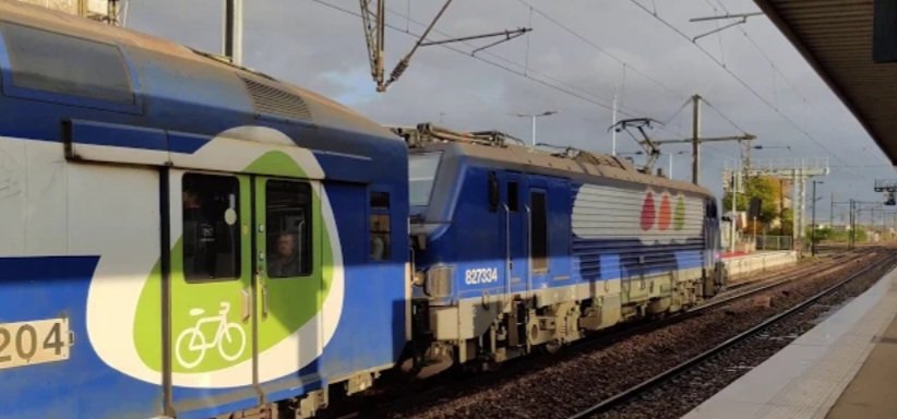 SaBaPem's tweet photo. @LIGNEJ_SNCF Bonsoir, auriez- vous une date de fin de circulation définitive de vieilles rames de la ligne J? (PSL- Mantes via Poissy. https://t.co/nznnNlgm6Z