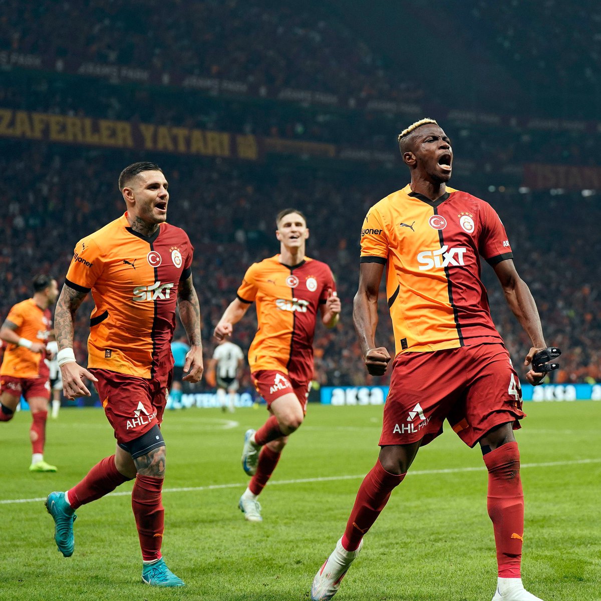 SKHoligan's tweet photo. Osimhen: Herhangi bir savunmanın Icardi ile beni engellemesi çok zor. https://t.co/mVb1UQu8bu