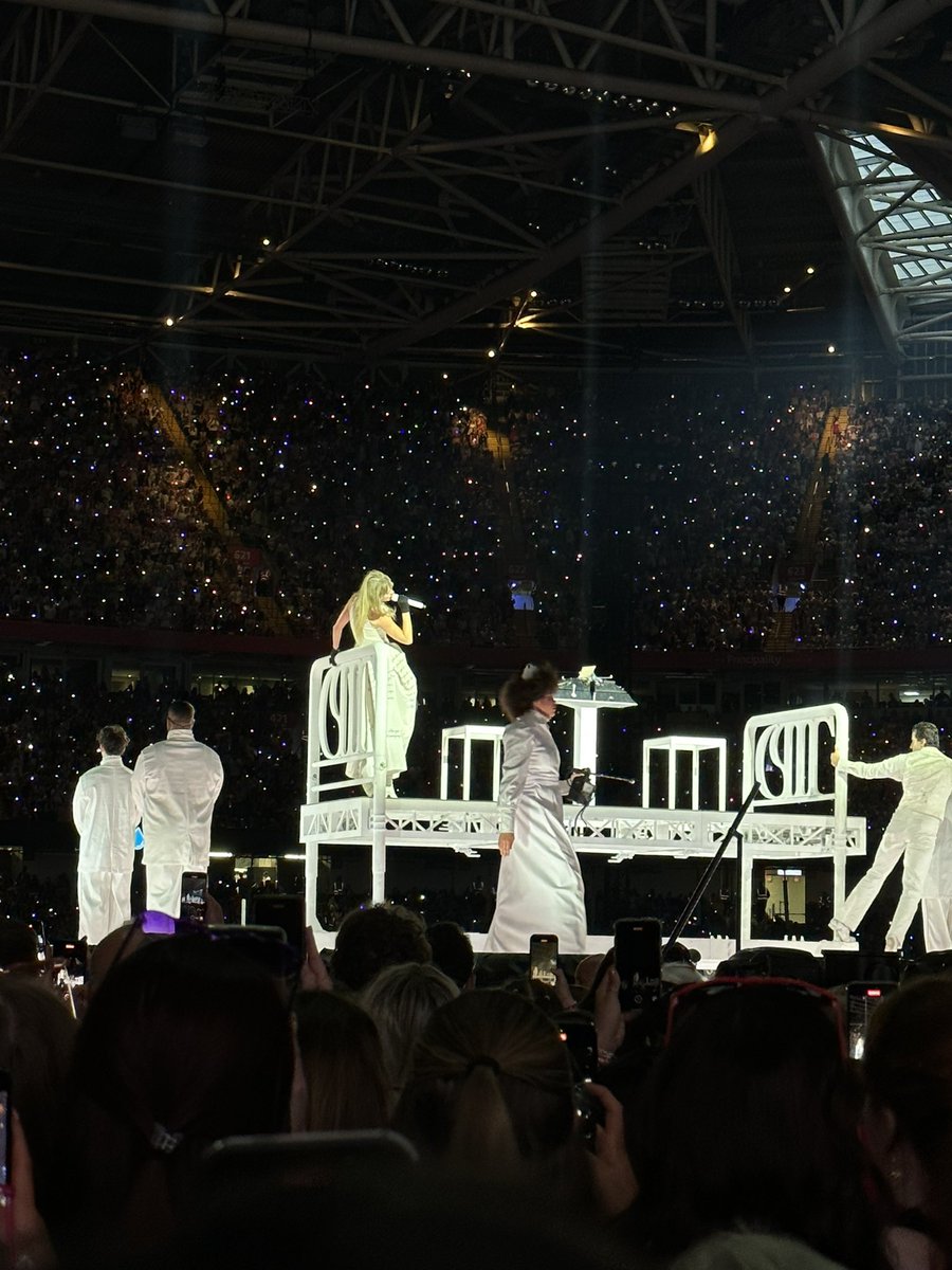 hauntedmaroon13's tweet photo. Get to know me!

my favourite era is lover🩷

my top 3 songs my boy only breaks his favorite toys, hits different and you are in love (I may also be girl at home’s only fan but I digress)

- Eras tour Liverpool n1, Cardiff and London n8 
- Rep tour Manchester n2 &amp; London n2 https://t.co/NQk78LjmSo