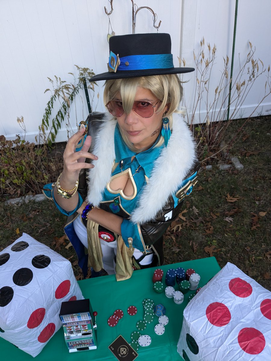 Wore #Aventurine  to kick off a super fun pre-Halloween weekend! #HSRCosplayCarnival #Honkaistarrail @HonkaiStarRail