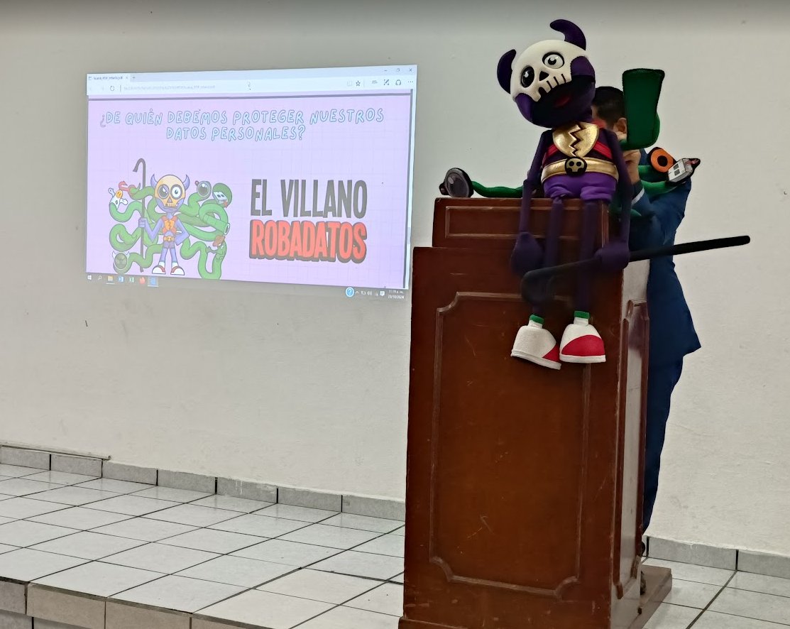 HectorJaramill0's tweet photo. En cumplimiento al Plan de Trabajo de la Comisión de #ProtecciónDeDatosPersonales 2024 que coordina la Comisionada
@SharonMoralesMt
acudimos a
la Secundaria Oficial 04 de Toluca
donde charlamos con los alumnos sobre la importancia de la protección de sus datos personales #DGPDP https://t.co/BpkecxW3tP