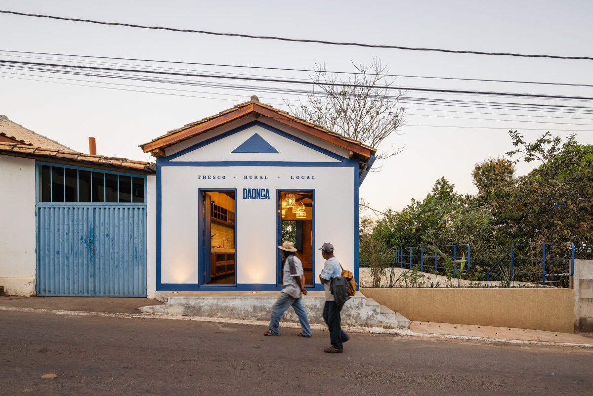 Archello's tweet image. Pedro Haruf Arquitetura revitalized Onça Warehouse in Minas Gerais, celebrating its early 20th-century charm. 
buff.ly/3Ur37TO

#HistoricRestoration #LocalCraftsmanship #OnçaWarehouse