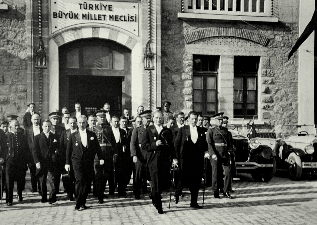 birlesikde's tweet photo. Türk ulusunun Ulu Önderi, ölümsüz Başkomutanımız Gazi Mustafa Kemal Atatürk’ün bize emanet ettiği Cumhuriyetimizin 101. yılı kutlu olsun. Emanetine daima sahip çıkacağız! #29Ekim https://t.co/ywVCcv4h3G