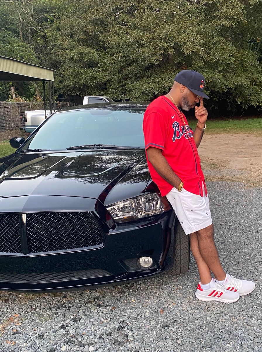 bossbenjamin477's tweet photo. Just me and Blaq! 🖤 #dodgecharger #countryboy https://t.co/3ybsD79iL5
