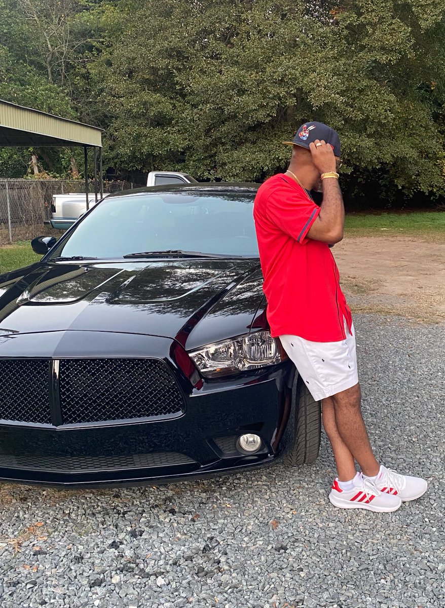 bossbenjamin477's tweet photo. Just me and Blaq! 🖤 #dodgecharger #countryboy https://t.co/3ybsD79iL5