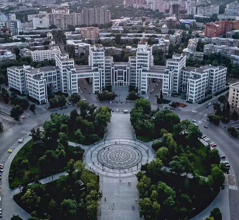 Ukrainian clique ⊬ tweet media