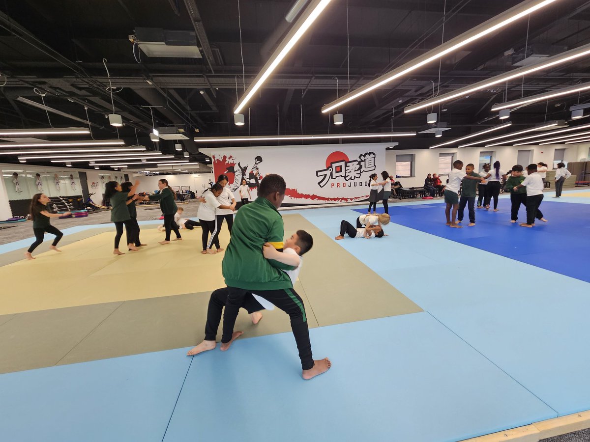 stpatrickspri's tweet photo. Ballroom dancing or Judo? #stillframe https://t.co/ilCNSXJAI8