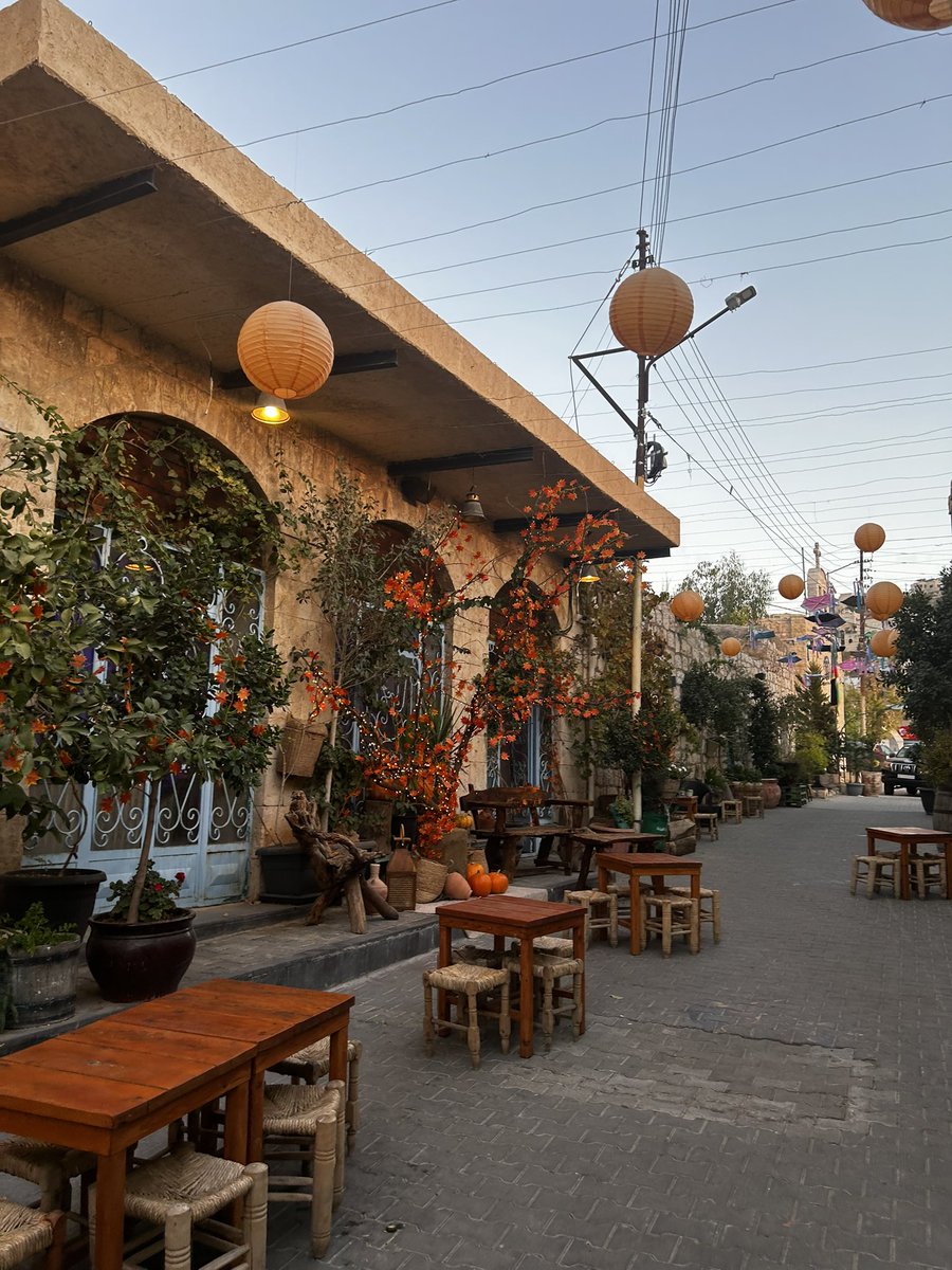 Rahamoh44's tweet photo. Autumn 🍂🍁🎃.  

📍Amman -Jordan 📸 https://t.co/bZ2elnmzPV