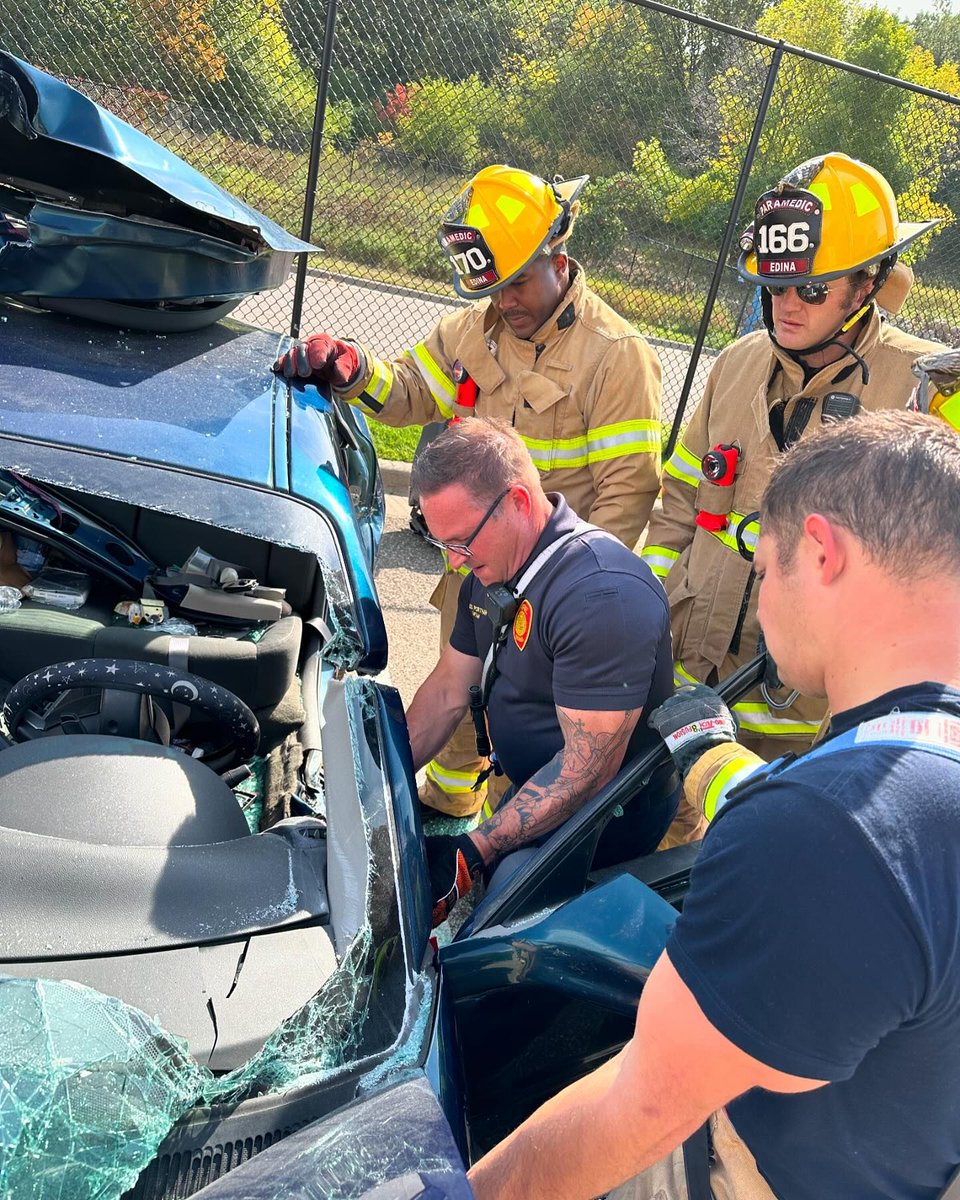 Edina Police & Fire Departments tweet media