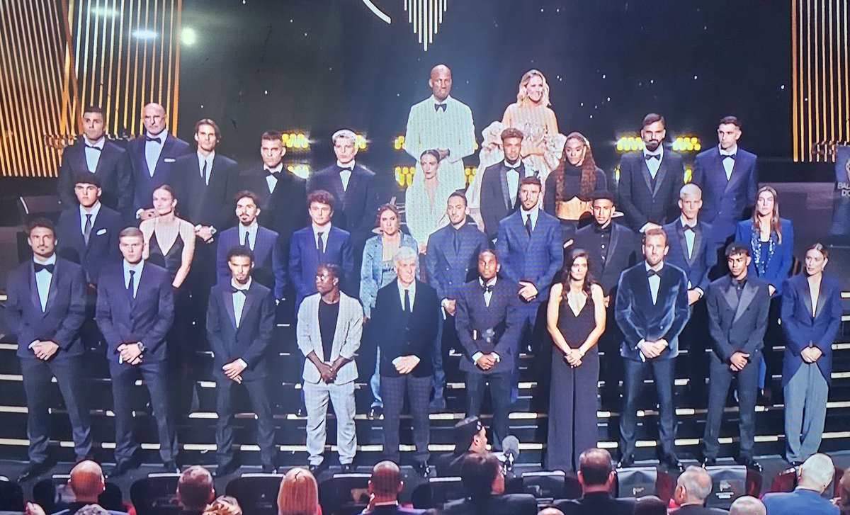 PoojaMedia's tweet photo. Ademola Lookman in front row. 🇳🇬🇳🇬🇳🇬🇳🇬 https://t.co/KO44Gh8i9e