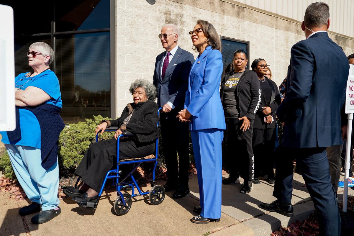 LisaBRochester's tweet photo. Honored to join President @JoeBiden and some amazing first-time voters at the polls here in Delaware! Every vote truly makes a difference, and I’m so proud of these young Delawareans for stepping up and making their voices heard for our future. https://t.co/UeXQWZnP3A
