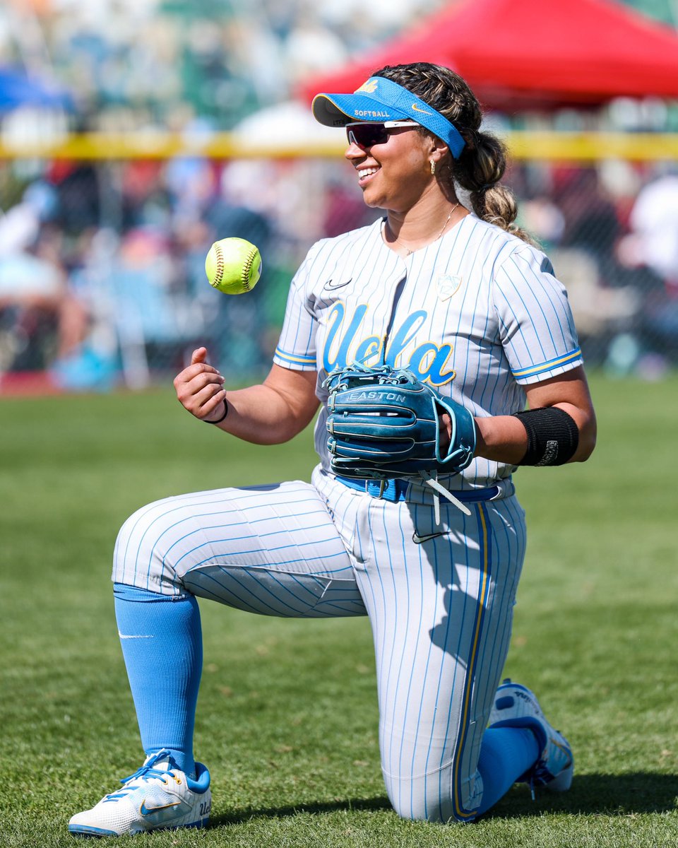Excited to see all of the amazing fans at the <a href="/NutterClassic/">Mary Nutter Collegiate Classic</a> in Cathedral City next February! Tickets are now on sale! 🏔️🥎

🎟️: linktr.ee/uclasoftball

#GoBruins