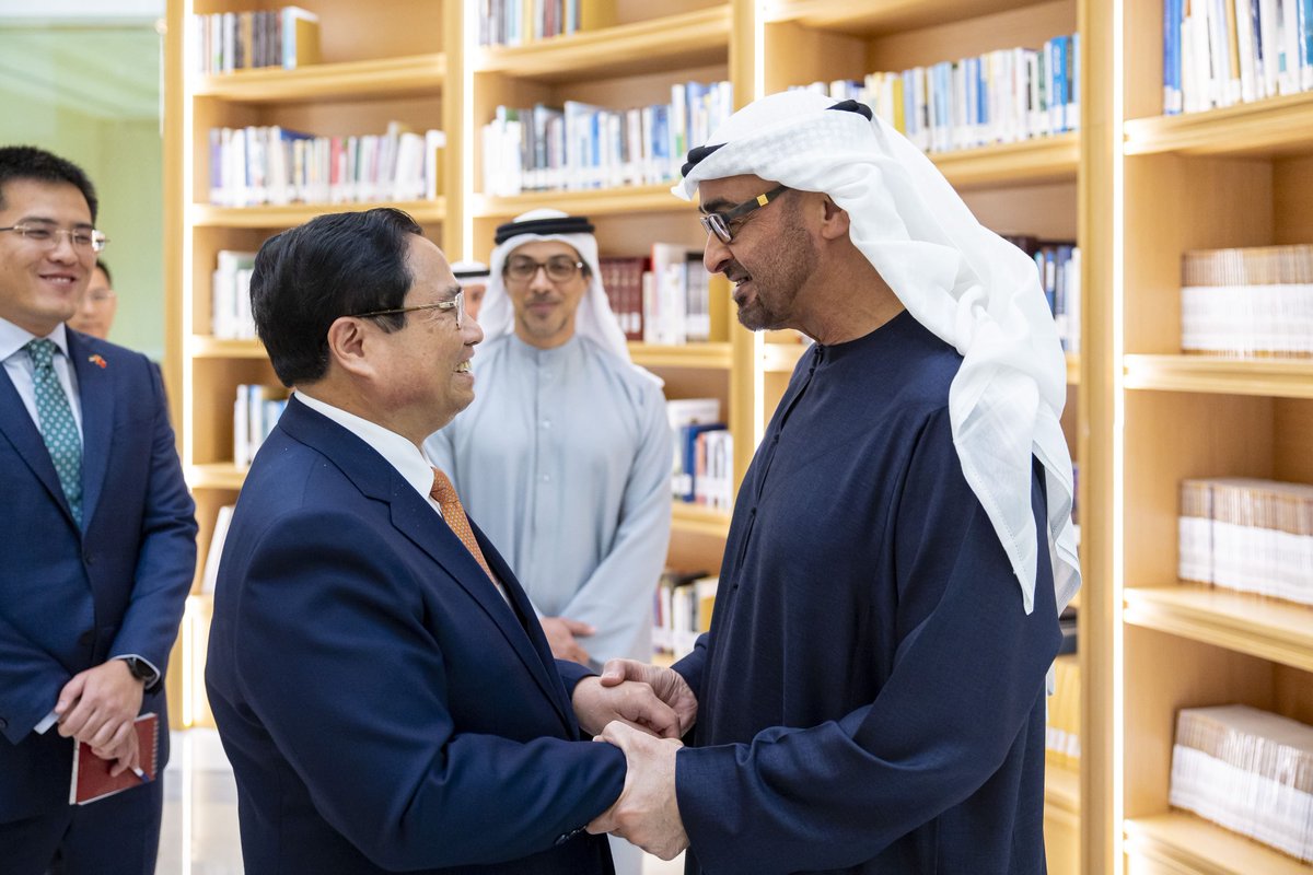 NKPa_11's tweet photo. بحث رئيس الدولة "حفظه الله" ومعالي فام مينه تشينه رئيس وزراء جمهورية #فيتنام الاشتراكية اليوم مختلف أوجه التعاون المشترك ومسارات تطوره خاصة في المجالات الاقتصادية والتجارية والاستثمارية والتنموية التي تتسق مع أولويات البلدين ورؤيتهما في تحقيق تطلعات شعبيهما إلى التنمية والازدهار. https://t.co/9LOLZaEZiF