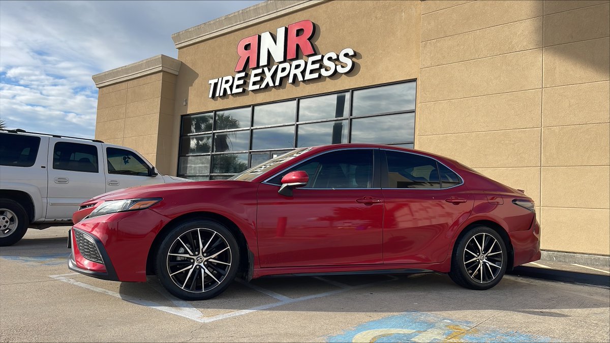 RNRtires's tweet image. Upgrade your ride with the help of RNR Tire Express! Drive off with a set of Tires and Wheels you love TODAY all with flexible payment options and NO credit needed! 😌 #FlexiblePaymentOptions #NoCreditNeeded