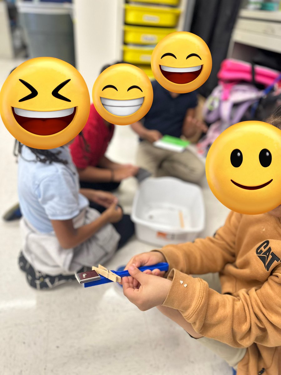 Mrs. B in Room 323! 😄 tweet media