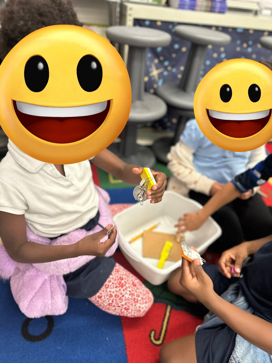 Mrs. B in Room 323! 😄 tweet media