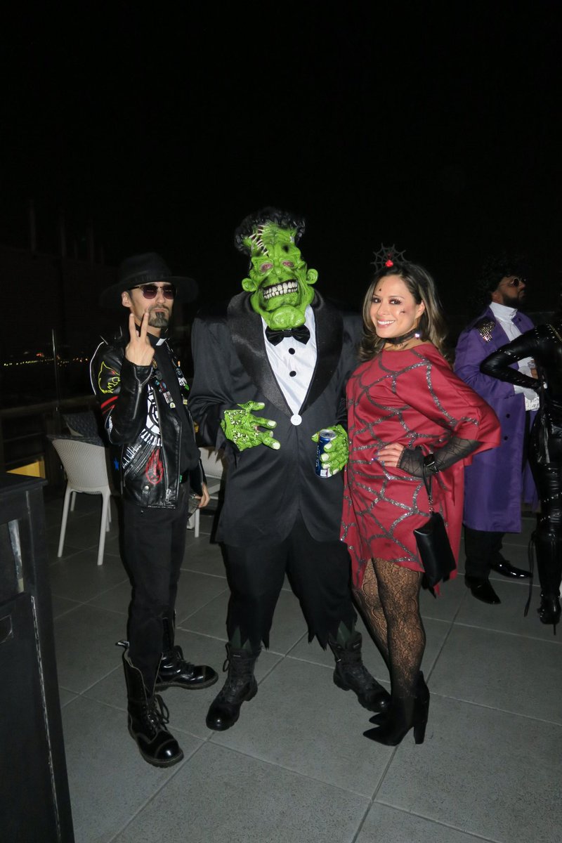 DallasTxEnt's tweet photo. HALLOWEEN NIGHT 🎃

Rooftop costume party 🌃 https://t.co/EU8qgoP7Jp