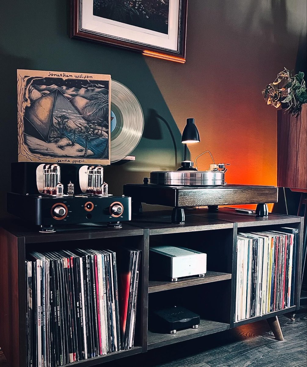 mylegendvinyl's tweet photo. ๐ Lost in the serene sounds of Jonathan Wilsonโs "Gentle Spirit" today. ๐ถโจ
๐ธ ig: bonesrecords_
#collectionvinyl #lovevinyl #vinylmusic #vinylcollectors #vinyllife #recordcollectionpost #recordlover #igvinyl #epicrecords #recordscollection #recordscollector https://t.co/uUy0hDJlT2
