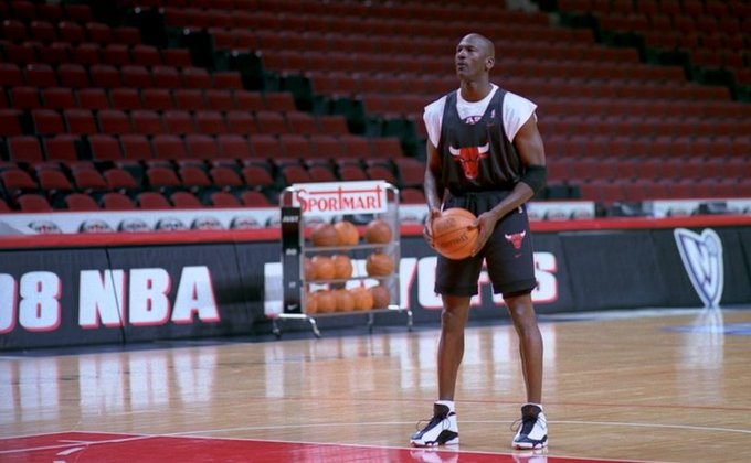 💥 Dedication to excellence:

"I took pride in the way I practiced.”
—Michael Jordan #TheChampionsMind 🏆