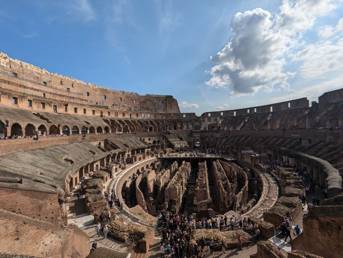 HistoryJTHS's tweet photo. What an amazing three days in Rome and still one more to go!

Our students have really enjoyed their experience in the city and all it has to offer including a tube strike meaning an 8 mile walk to and from the Vatican via an entertaining train journey.

When in Rome! https://t.co/Oi9FYP2GDy