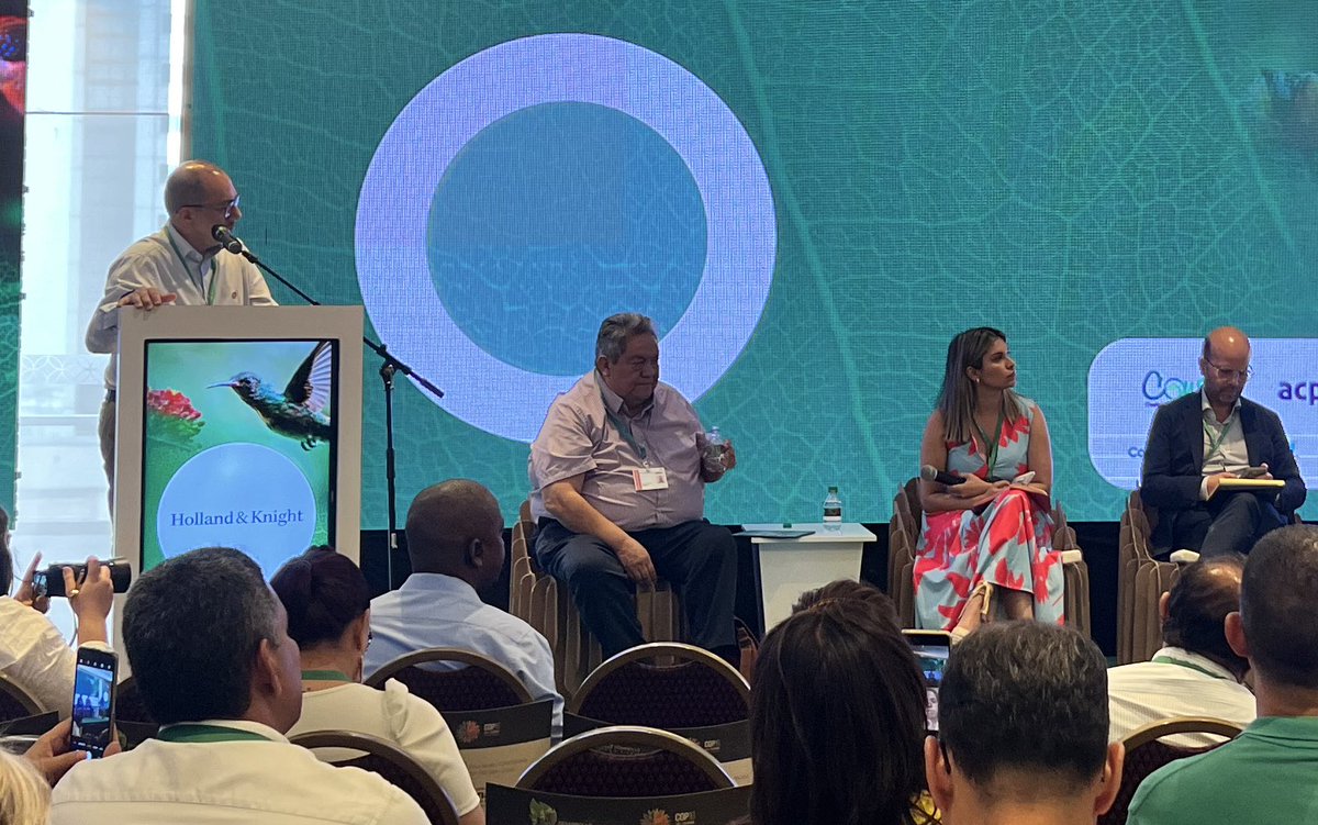 Consga_'s tweet photo. En el panel "Responsabilidad empresarial, sostenibilidad y participación ciudadana", Manuel Ramiro, director del Instituto de Estudios Interculturales de la @UniJaveriana, nos recuerda: "El problema no es el conflicto; el problema es cuando lo resolvemos con violencia".  #Diálogo https://t.co/gQvPWAZc9g