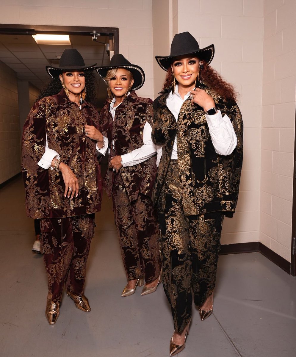 therobmilton's tweet photo. - telling my kids this was the Destiny’s Child reunion. https://t.co/pFhF8RRN4W