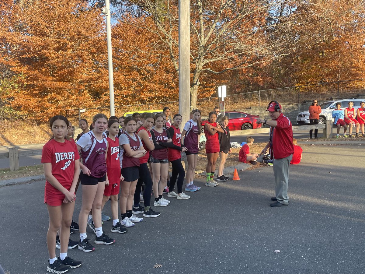 DerbyMiddle_CT's tweet image. And they are off the last Home XC meet of the fall! #WeAreDMS