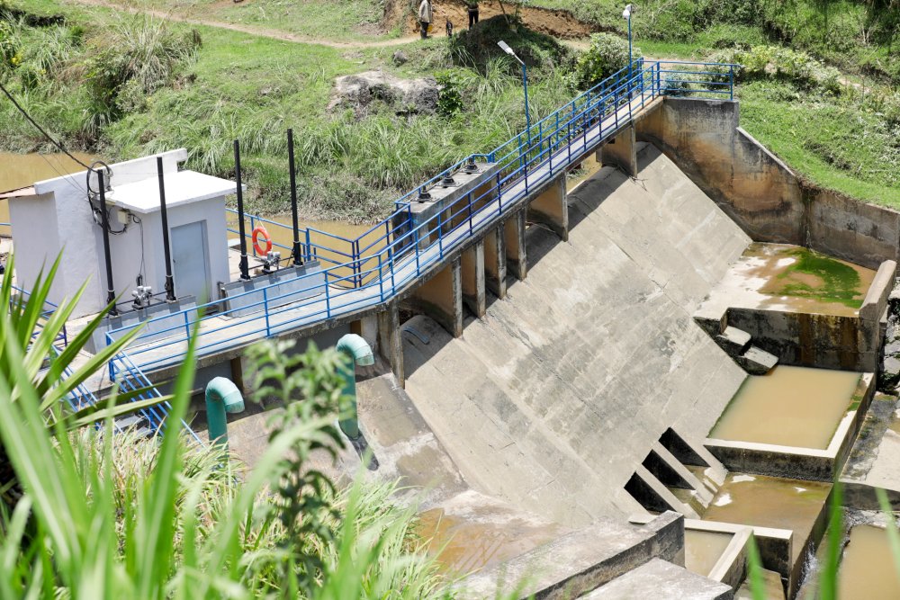 IGIHE's tweet photo. Sosiyete ya Prime Energy Ltd isanzwe itunganya umuriro w’amashanyarazi, yatangaje ko yagurishije impapuro mpeshamwenda zigamije kurengera ibidukikije [Green Bond], ku rugero rwiza ikaba yakuyemo asaga miliyari 9,5 Frw, arimo ayo izakoresha mu kubaka urugomero rushya rwa Rukarara VI mu Karere ka Nyamagabe no gusana izisanzwe.
https://t.co/2MxmQ3VXua