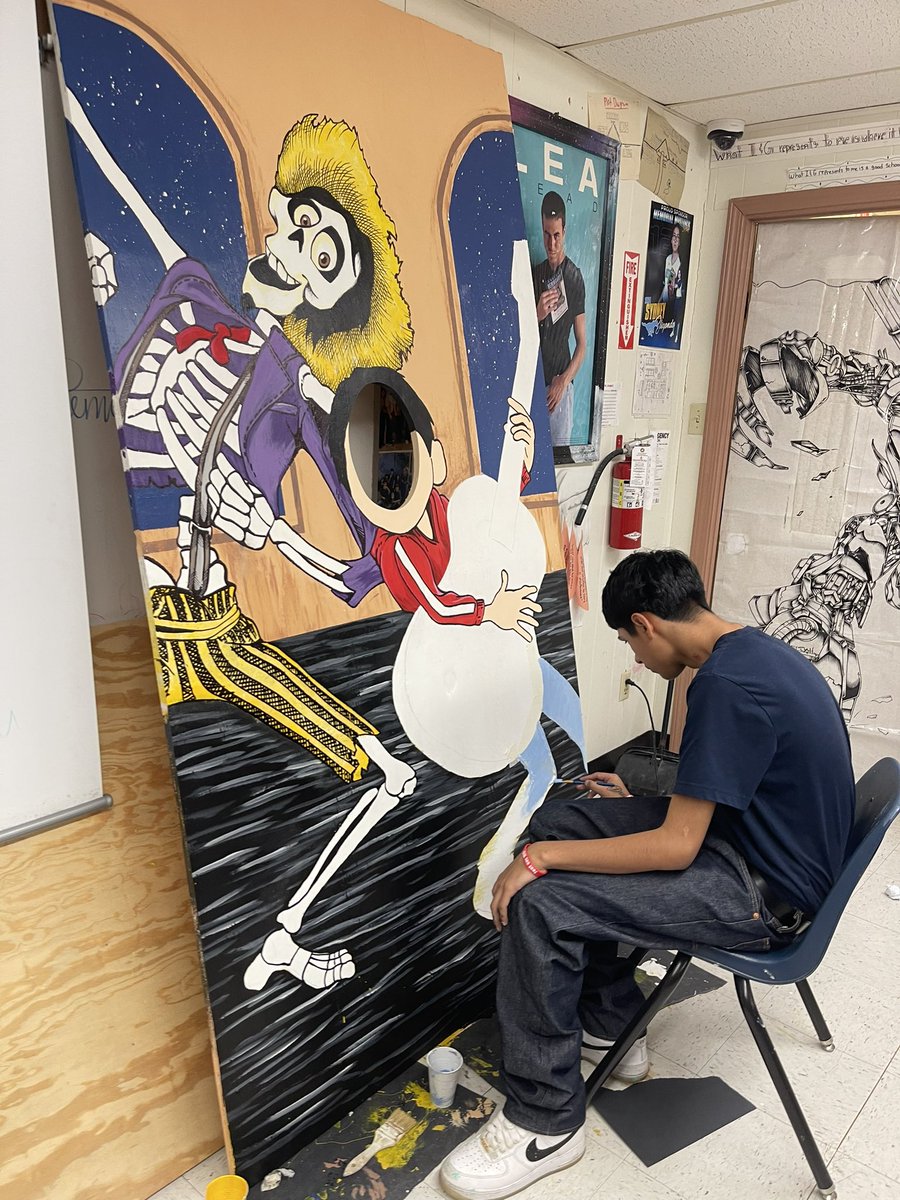 Students collaborate on creating a photo-stand-in painting for our Dia De Los Muertos event, and write on the process of creating it as well. —-E.Torres
<a href="/gutiexfer/">Fernando X Gutierrez</a> <a href="/ValeriaCarp_/">Valeria Carpenter</a> #IandGCenter  #OWLitude #WeAreIandG #AllIn #TransformativeEmotionalIntelligence #McAllenISD