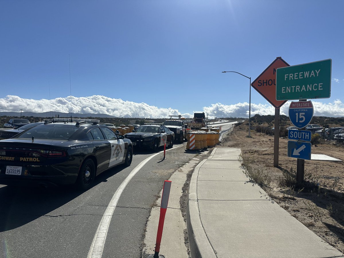 joybenedict's tweet image. The @CHPInland is in the process of reopening the SB lanes of the 15 Freeway in the Cajon Pass, after an apparent road rage incident ended with a three car collision and one man shot. Officers are still looking for the shooter. @kcalnews