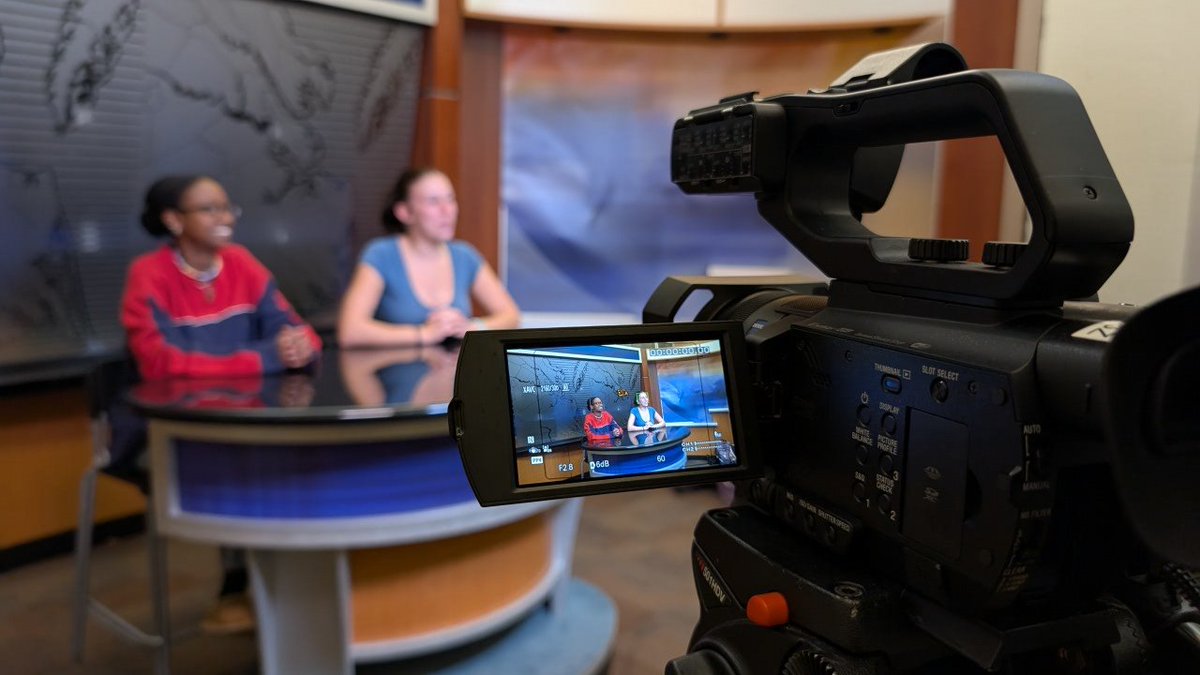 JaVaughnTV's tweet photo. My experience in the studio was extremely cool &amp; gave me insights to the way the world of news operates. This is a pic of me operating the 2nd camera! This part is vital to the bump/pull of the broadcast that happens after the commercial break!

#ODUStudentJournalist #ODUTVNews https://t.co/CUdh001sar
