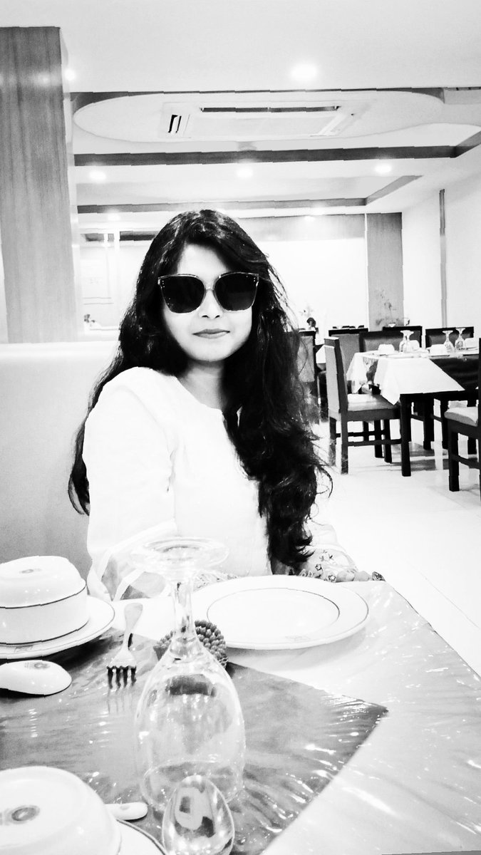 AntuReneka's tweet photo. Despite having understanding, empathy does not always have courage to face constant emotional turmoil. 
Even to the emphatic's, solitude is nothing but a refuge, a brave decision to protect themselves and others.
Thus, yes, to me, empathy does not always assure courage and peace. https://t.co/6onyAnemxY